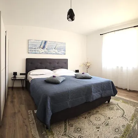 Dolcevita Apartment *